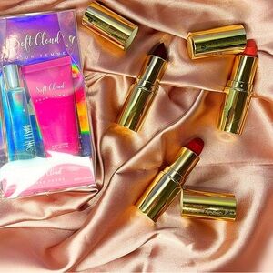 Soft cloud essential bundle include 3 lipsticks